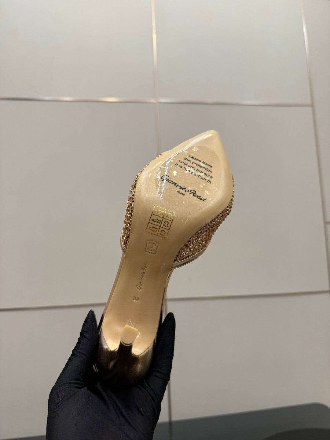Gianvito Rossi Classic Pointed-Toe Embroidered Pumps