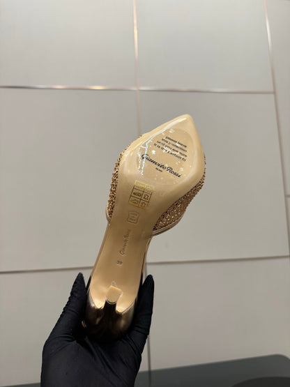 Gianvito Rossi Classic Pointed-Toe Embroidered Pumps