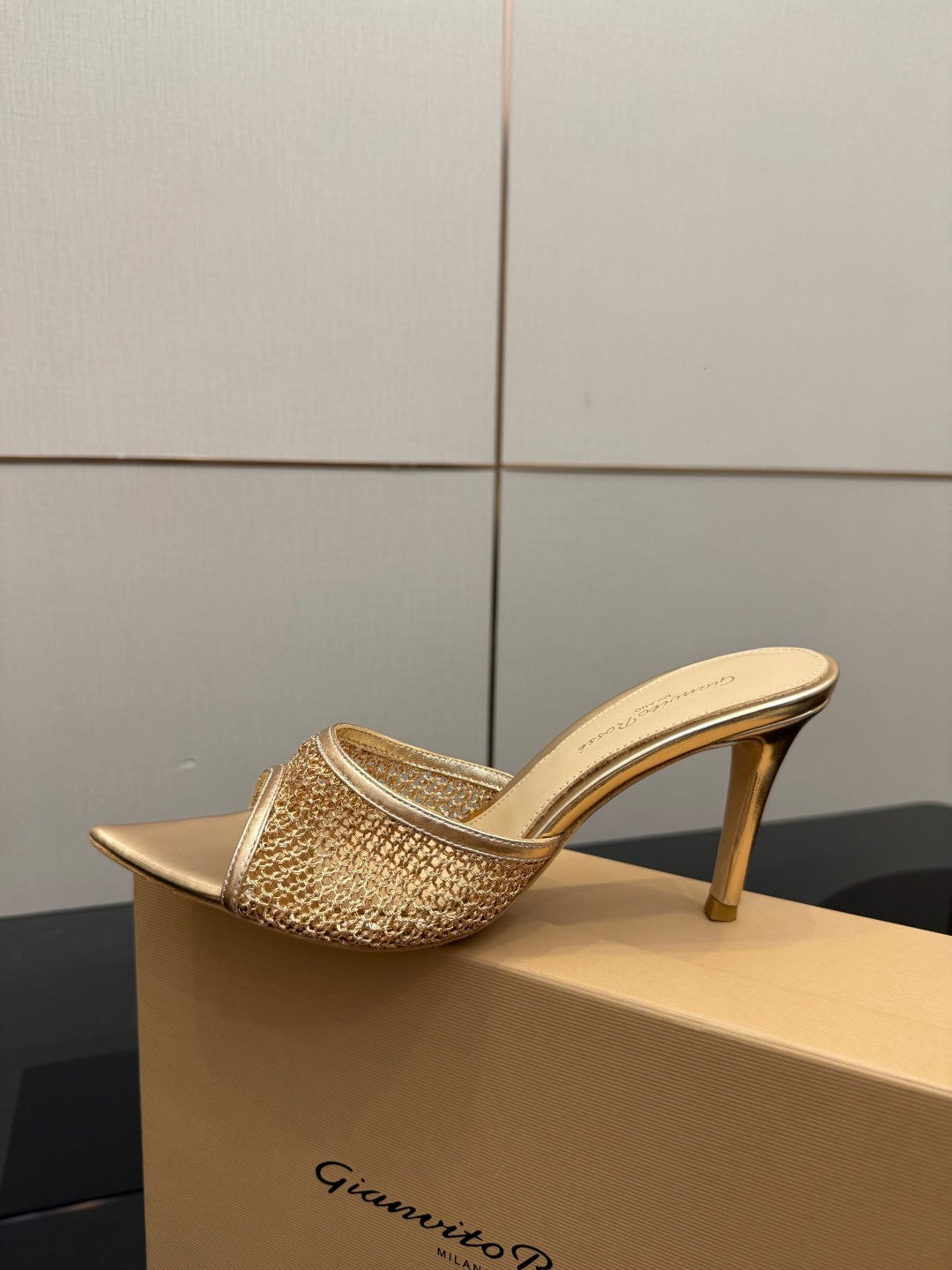 Gianvito Rossi Classic Pointed-Toe Embroidered Pumps