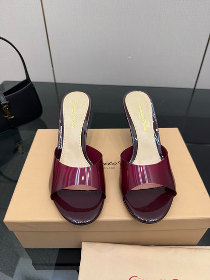Gianvito Rossi Pointed-Toe Crystal Heeled Sandals – 2026SS