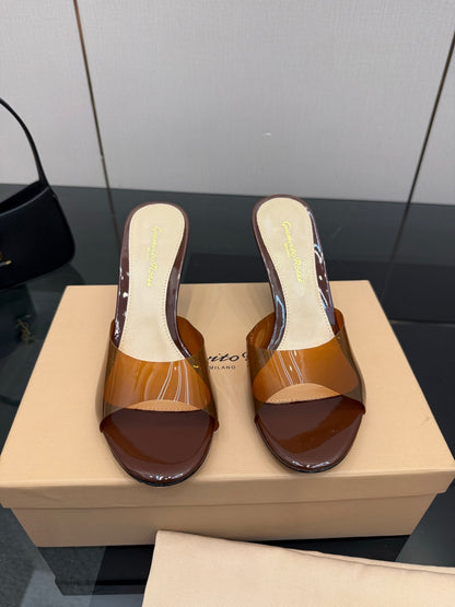 Gianvito Rossi Pointed-Toe Crystal Heeled Sandals – 2026SS