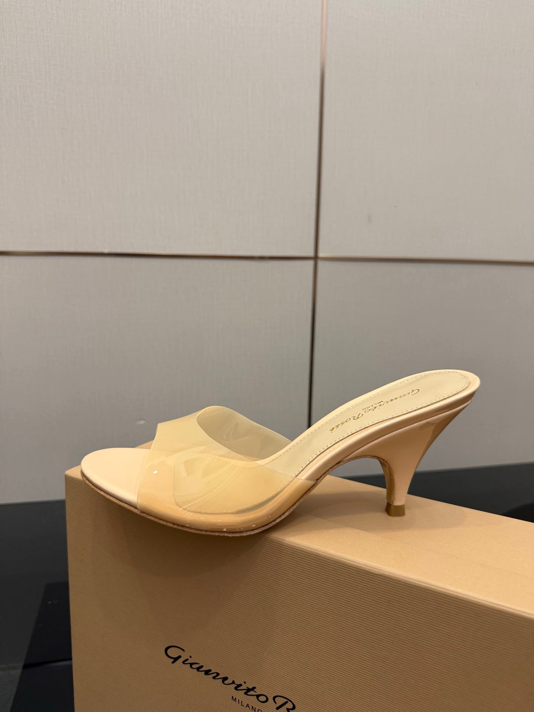 Gianvito Rossi Pointed-Toe Crystal Heeled Sandals – 2026SS