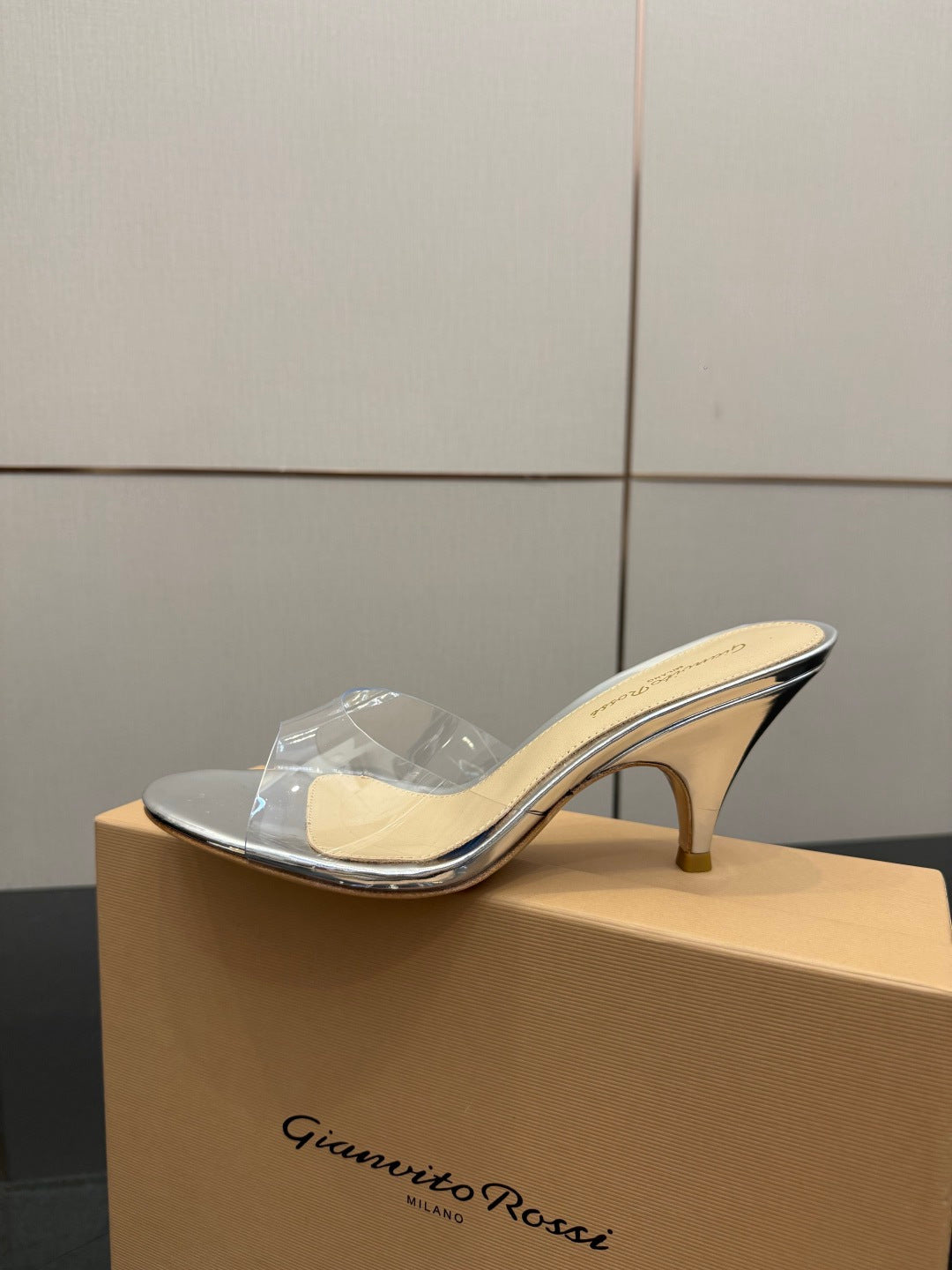 Gianvito Rossi Pointed-Toe Crystal Heeled Sandals – 2026SS