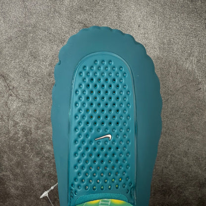 Nike Mind 001 Neuroscience Massage Clogs – Gradient Green