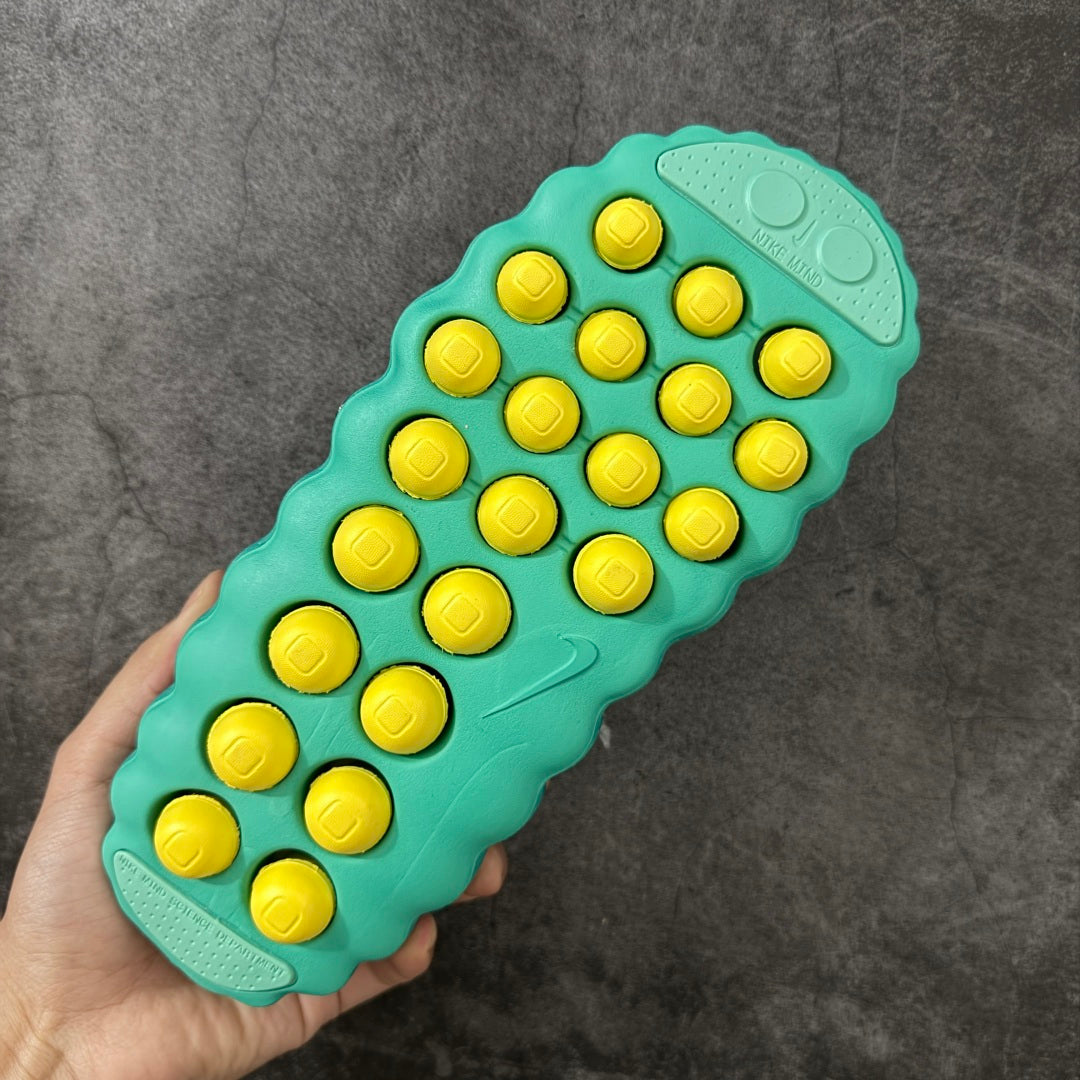 Nike Mind 001 Neuroscience Massage Clogs – Gradient Green