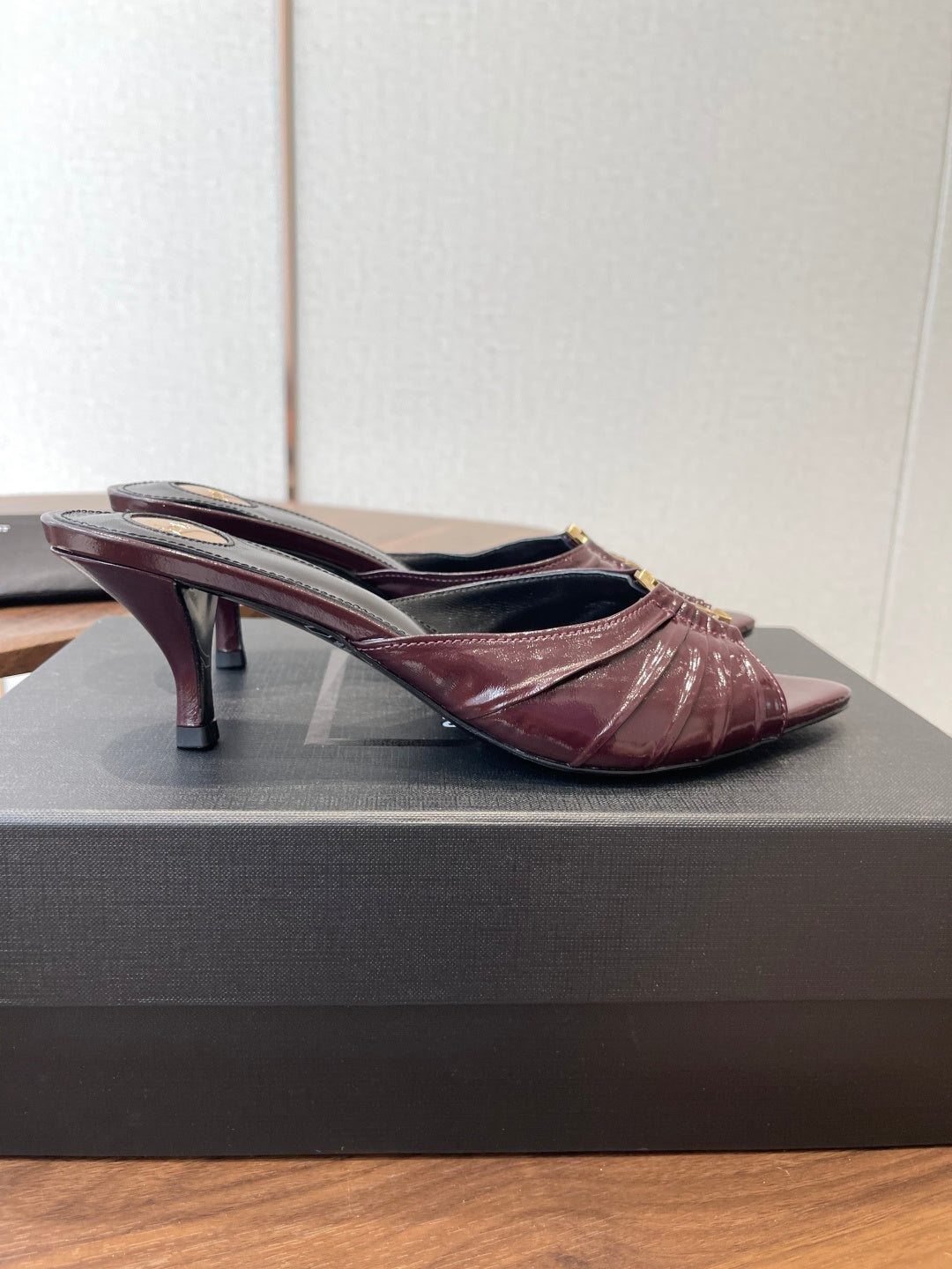 Saint Laurent Pointed Toe Stiletto Heeled Sandals – 26SS
