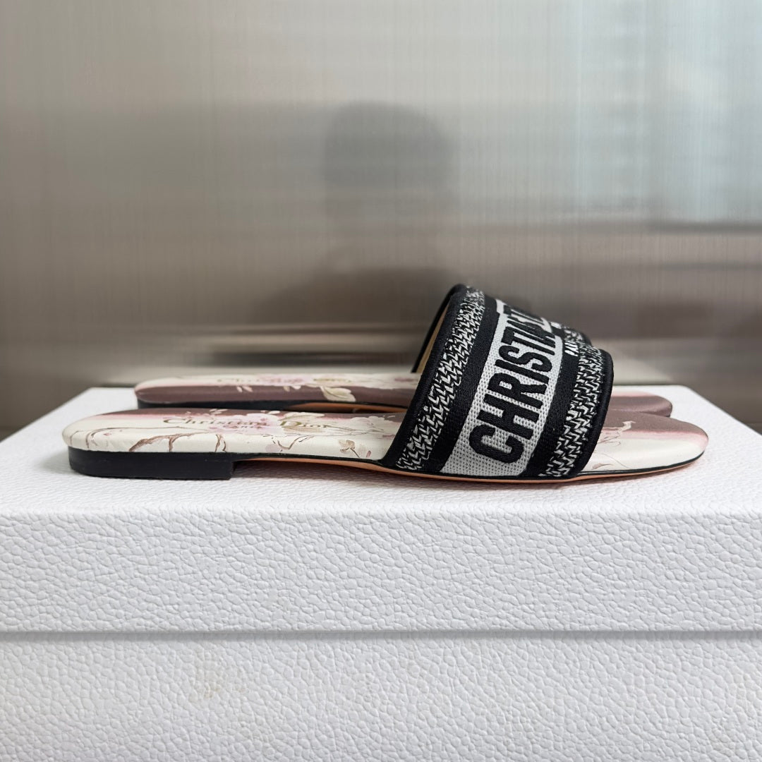 Dior Dway Embroidered Flat Slides – Spring/Summer 2026 Collection
