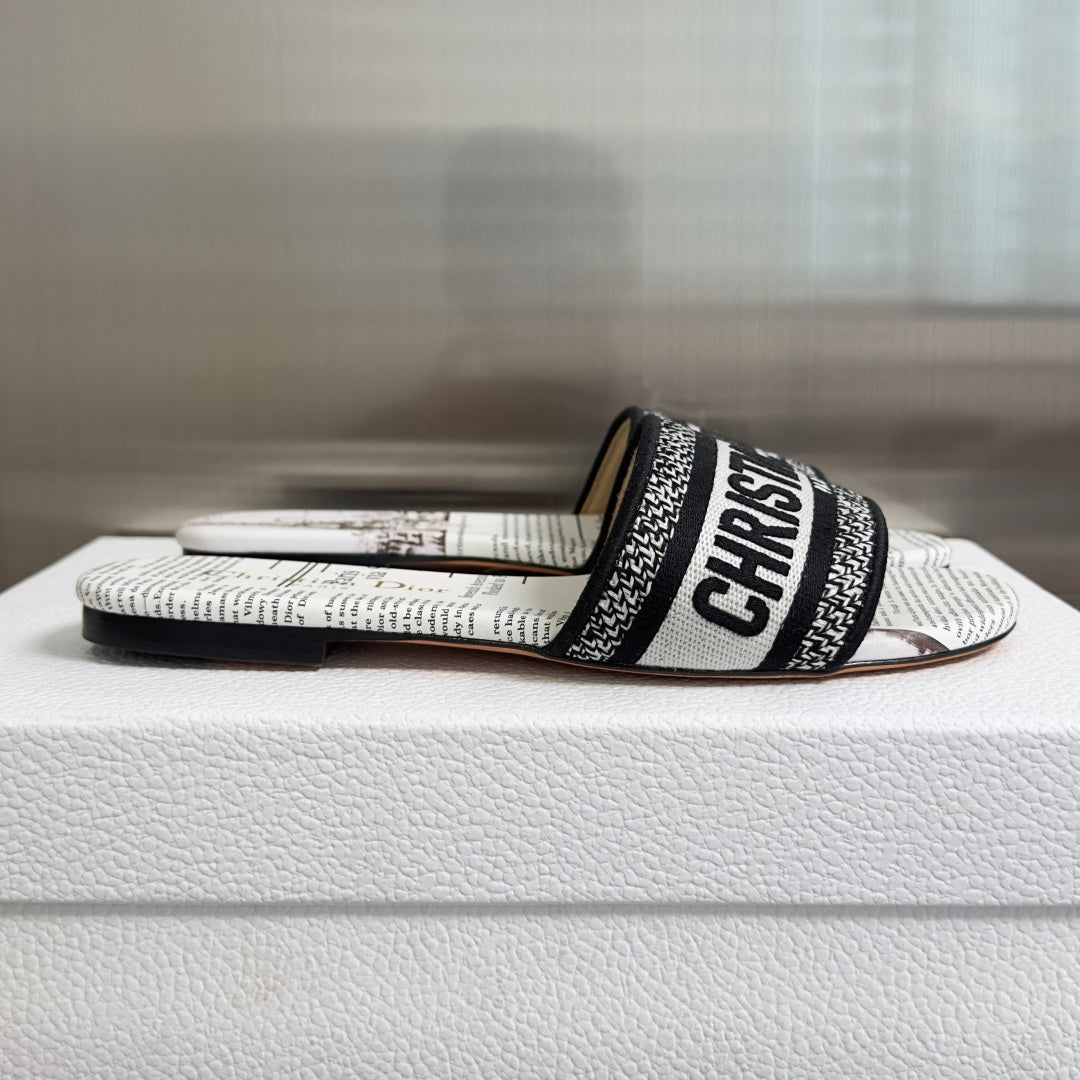 Dior Dway Embroidered Flat Sandals – Spring/Summer Collection – 2026SS