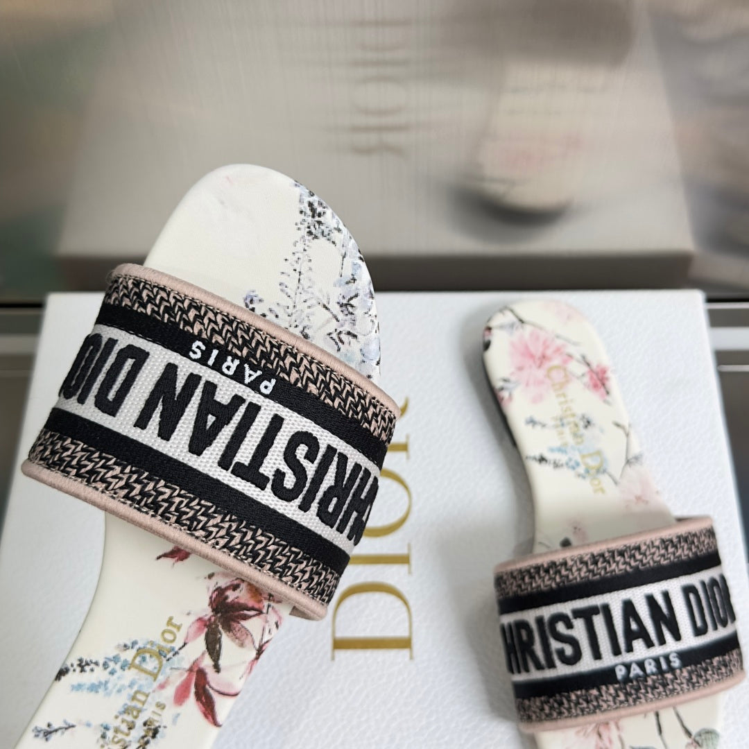 Dior Dway Embroidered Flat Sandals – Spring/Summer Collection – 2026SS