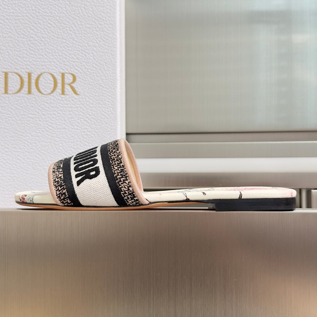Dior Dway Embroidered Flat Sandals – Spring/Summer Collection – 2026SS