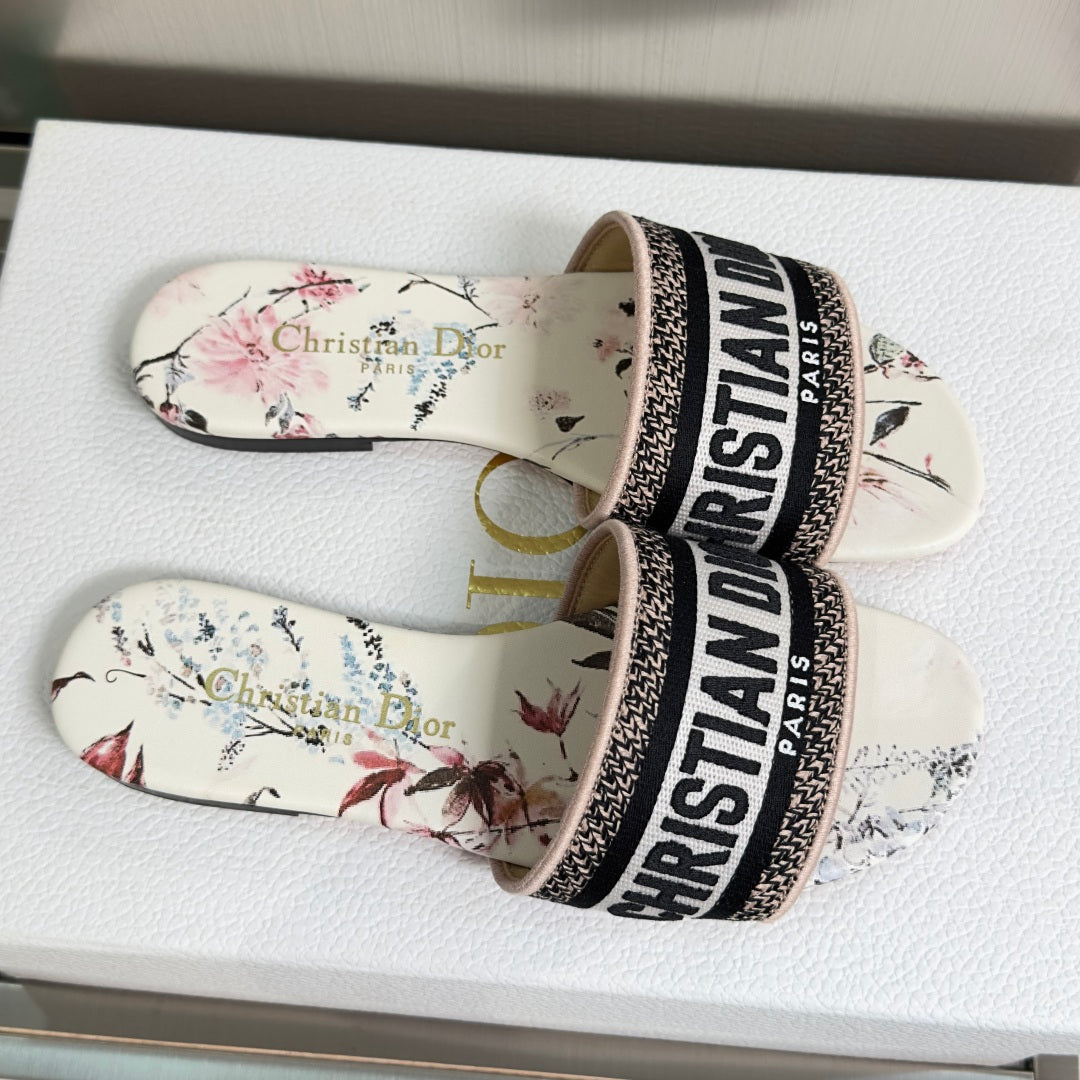 Dior Dway Embroidered Flat Sandals – Spring/Summer Collection – 2026SS