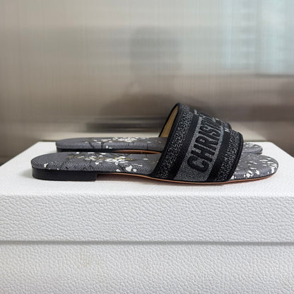 Dior Dway Embroidered Flat Sandals – Spring/Summer Collection – 2026SS
