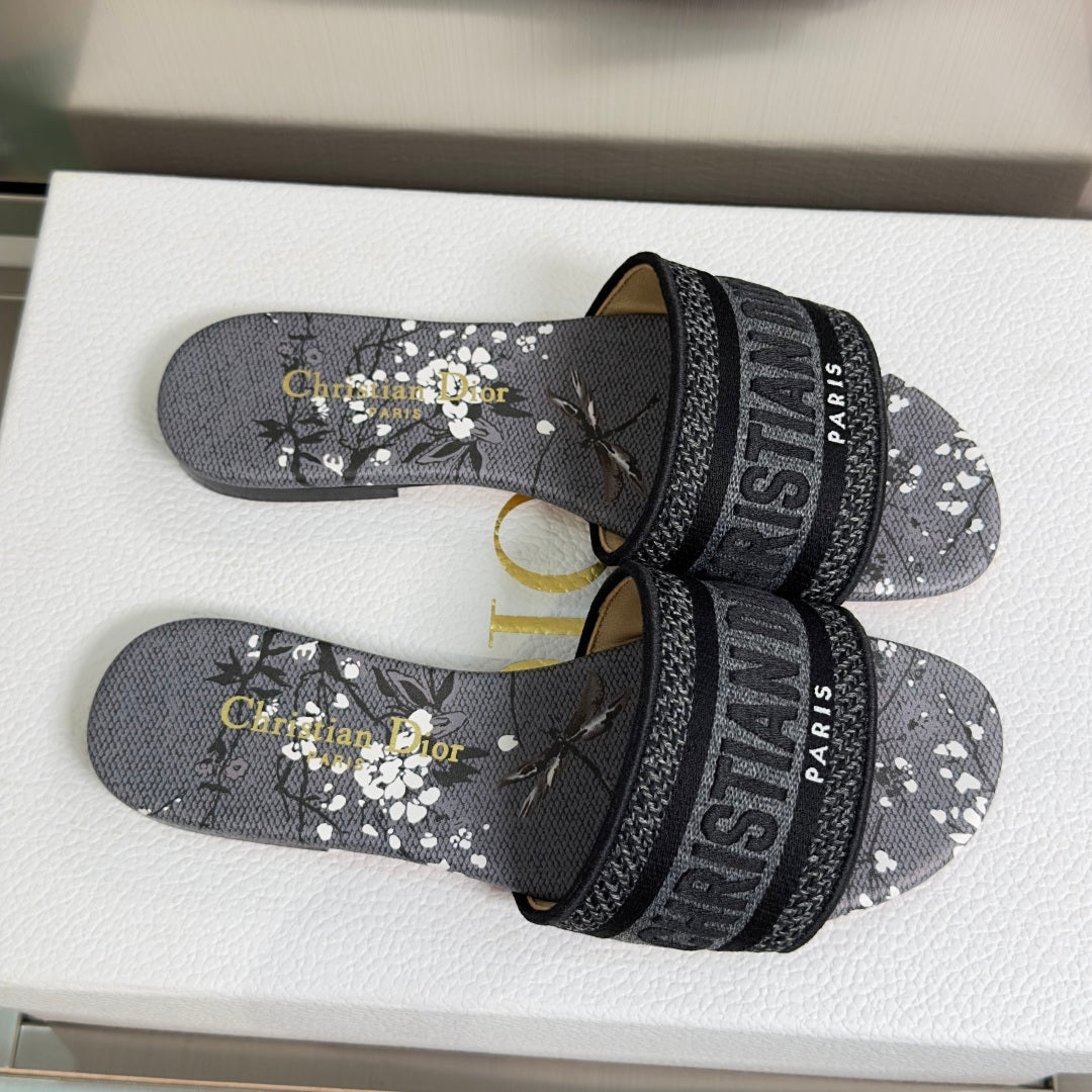 Dior Dway Embroidered Flat Sandals – Spring/Summer Collection – 2026SS