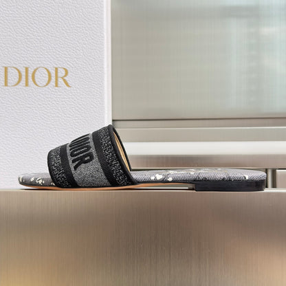 Dior Dway Embroidered Flat Sandals – Spring/Summer Collection – 2026SS
