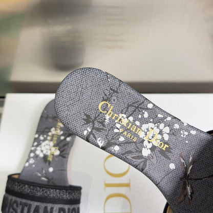 Dior Dway Embroidered Flat Sandals – Spring/Summer Collection – 2026SS