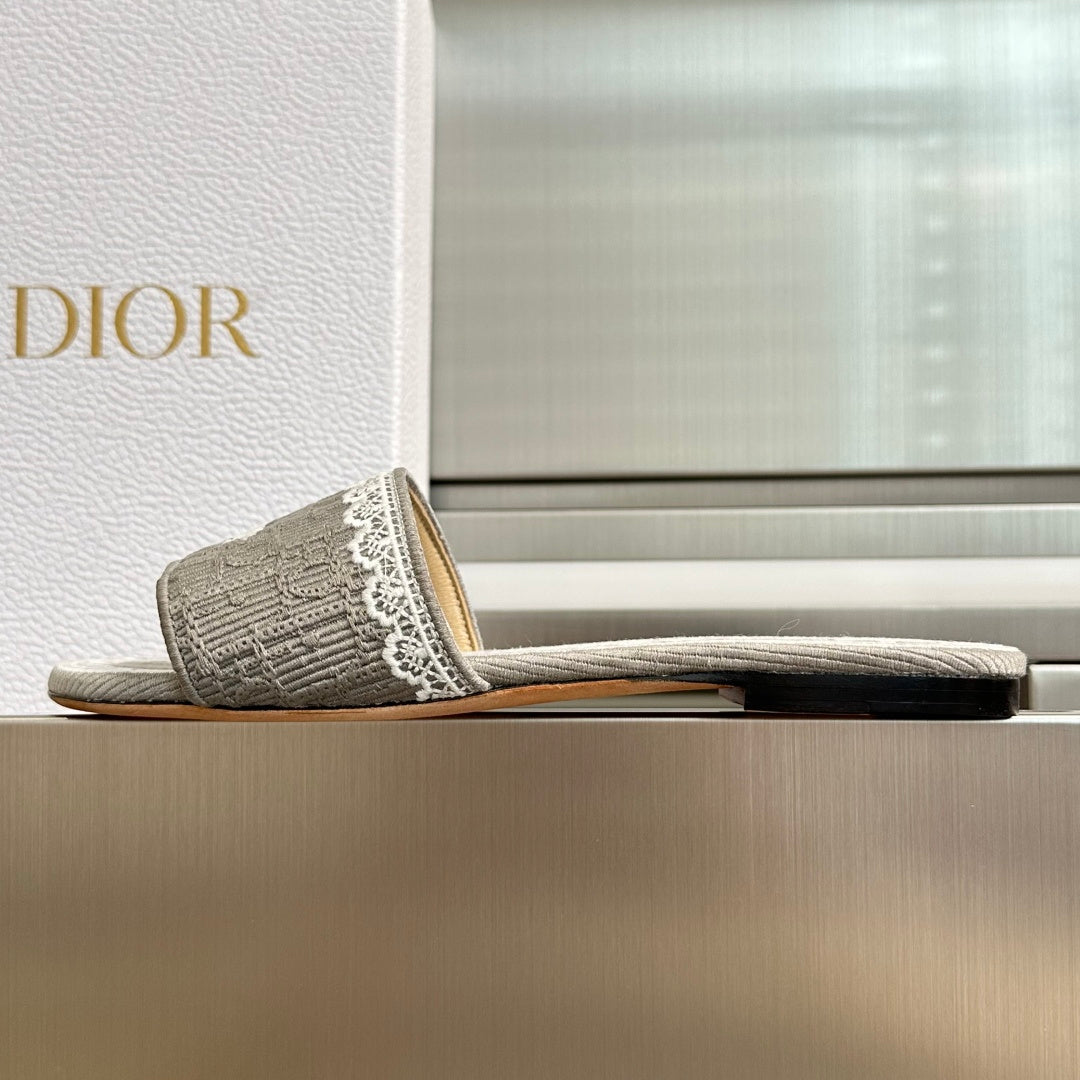 Dior Dentelle Lace Flat Slides – Summer 2026