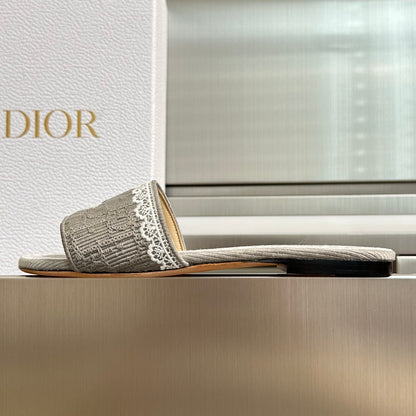 Dior Dentelle Lace Flat Slides – Summer 2026