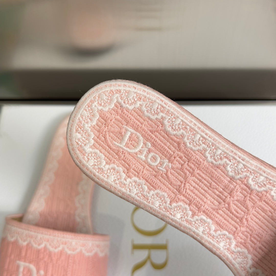 Dior Dentelle Lace Flat Slides – Summer 2026