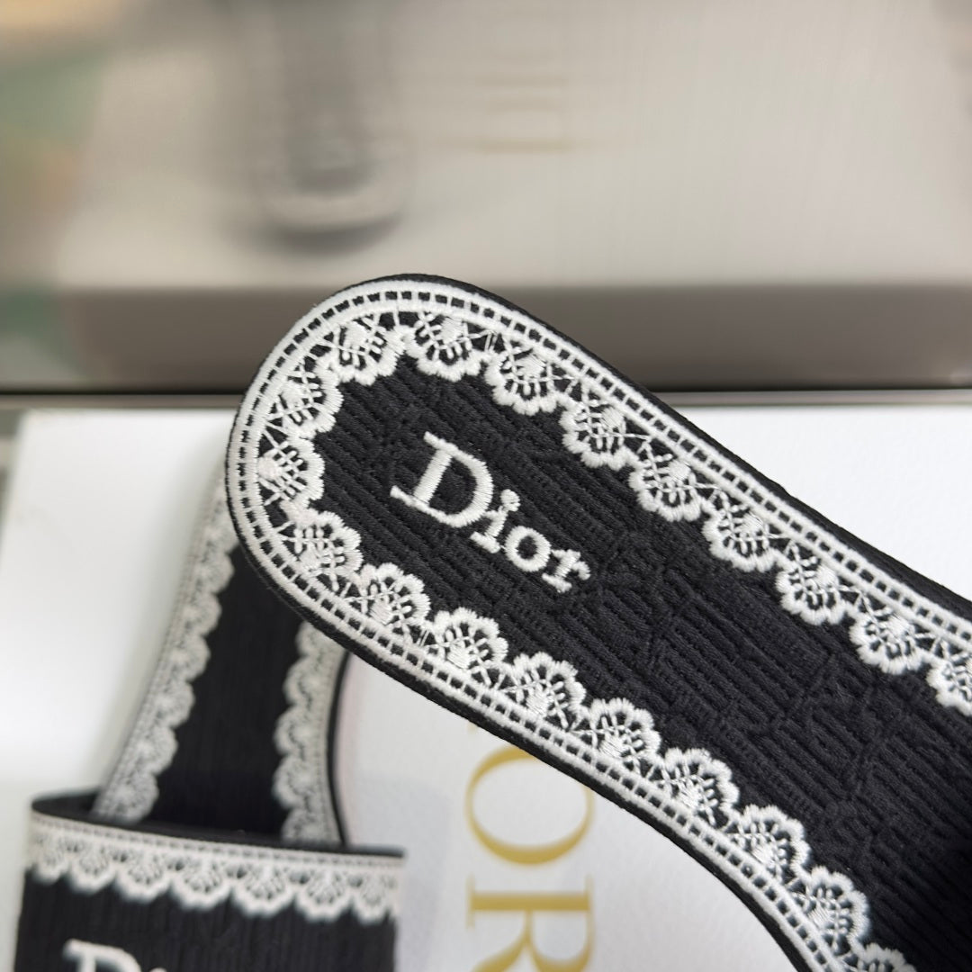 Dior Dentelle Lace Flat Slides – Summer 2026
