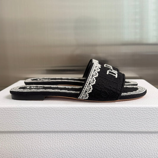 Dior Dentelle Lace Flat Slides – Summer 2026
