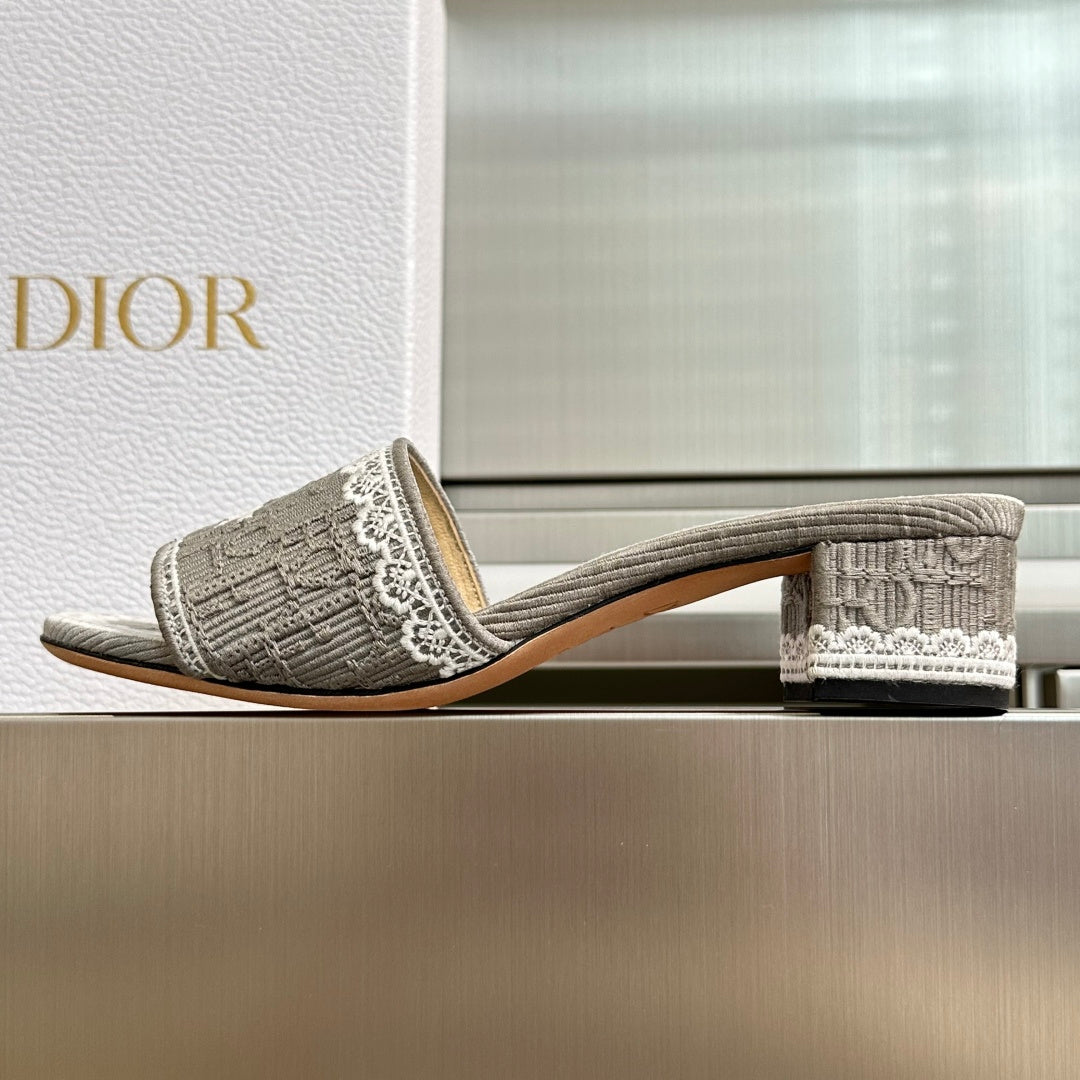 Dior Dentelle Lace Flat Sandals – Summer Collection – 2026