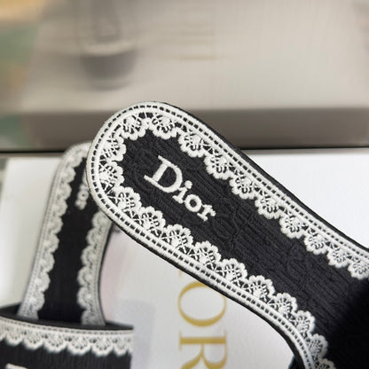 Dior Dentelle Lace Flat Sandals – Summer Collection – 2026