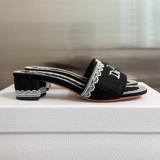 Dior Dentelle Lace Flat Sandals – Summer Collection – 2026