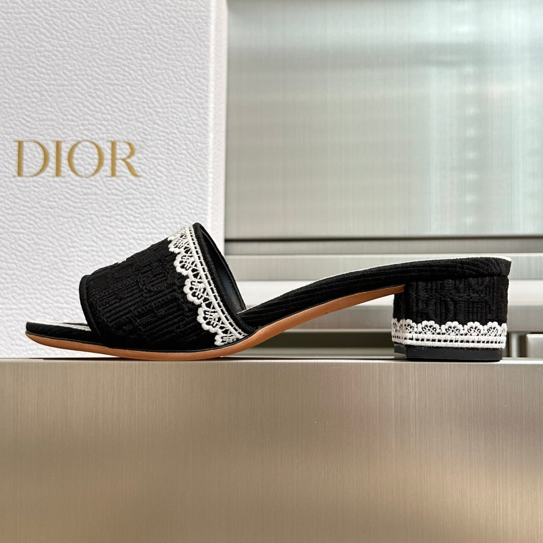 Dior Dentelle Lace Flat Sandals – Summer Collection – 2026