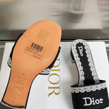 Dior Dentelle Lace Flat Sandals – Summer Collection – 2026