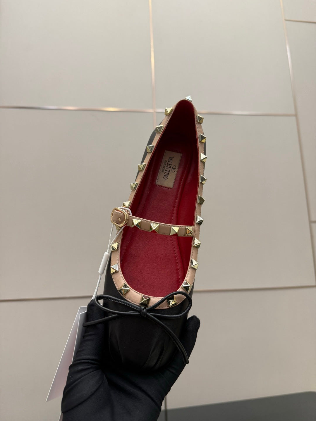 Valentino Classic Leather Sandals – Spring/Summer Collection