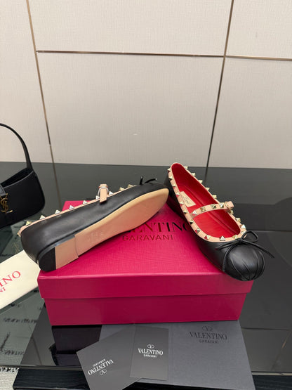 Valentino Classic Leather Sandals – Spring/Summer Collection