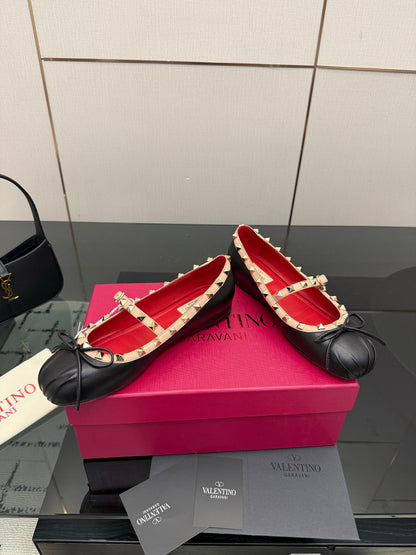 Valentino Classic Leather Sandals – Spring/Summer Collection
