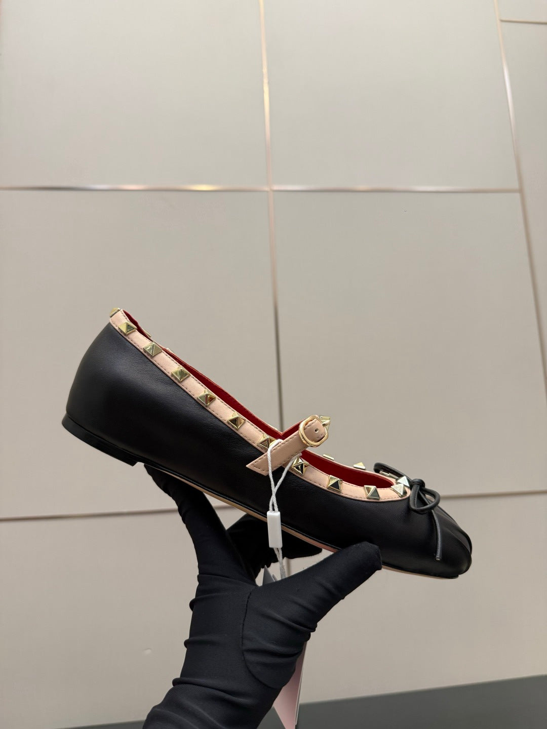 Valentino Classic Leather Sandals – Spring/Summer Collection