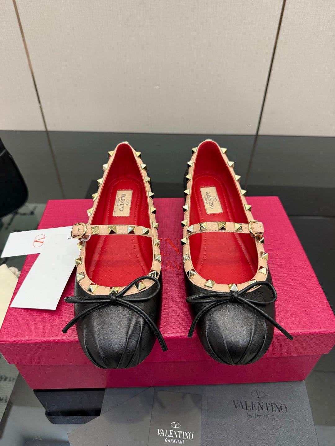 Valentino Classic Leather Sandals – Spring/Summer Collection