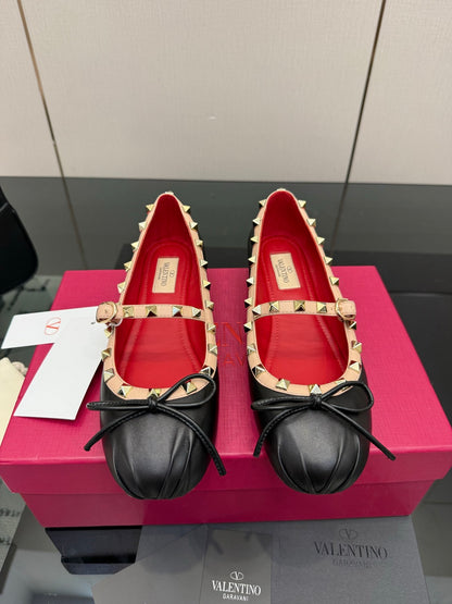 Valentino Classic Leather Sandals – Spring/Summer Collection