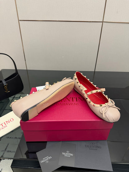 Valentino Classic Leather Sandals – Spring/Summer Collection