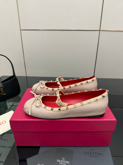 Valentino Classic Leather Sandals – Spring/Summer Collection