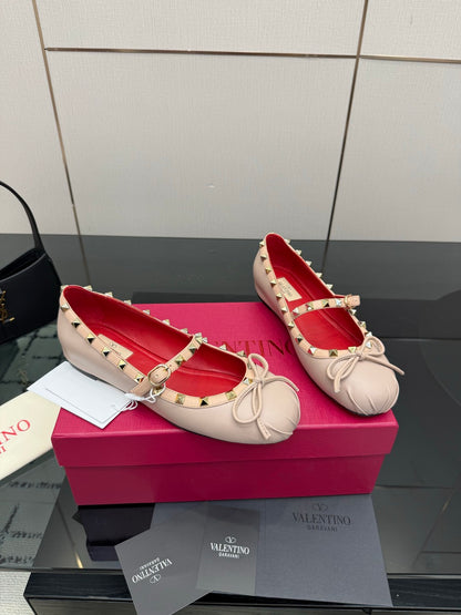 Valentino Classic Leather Sandals – Spring/Summer Collection