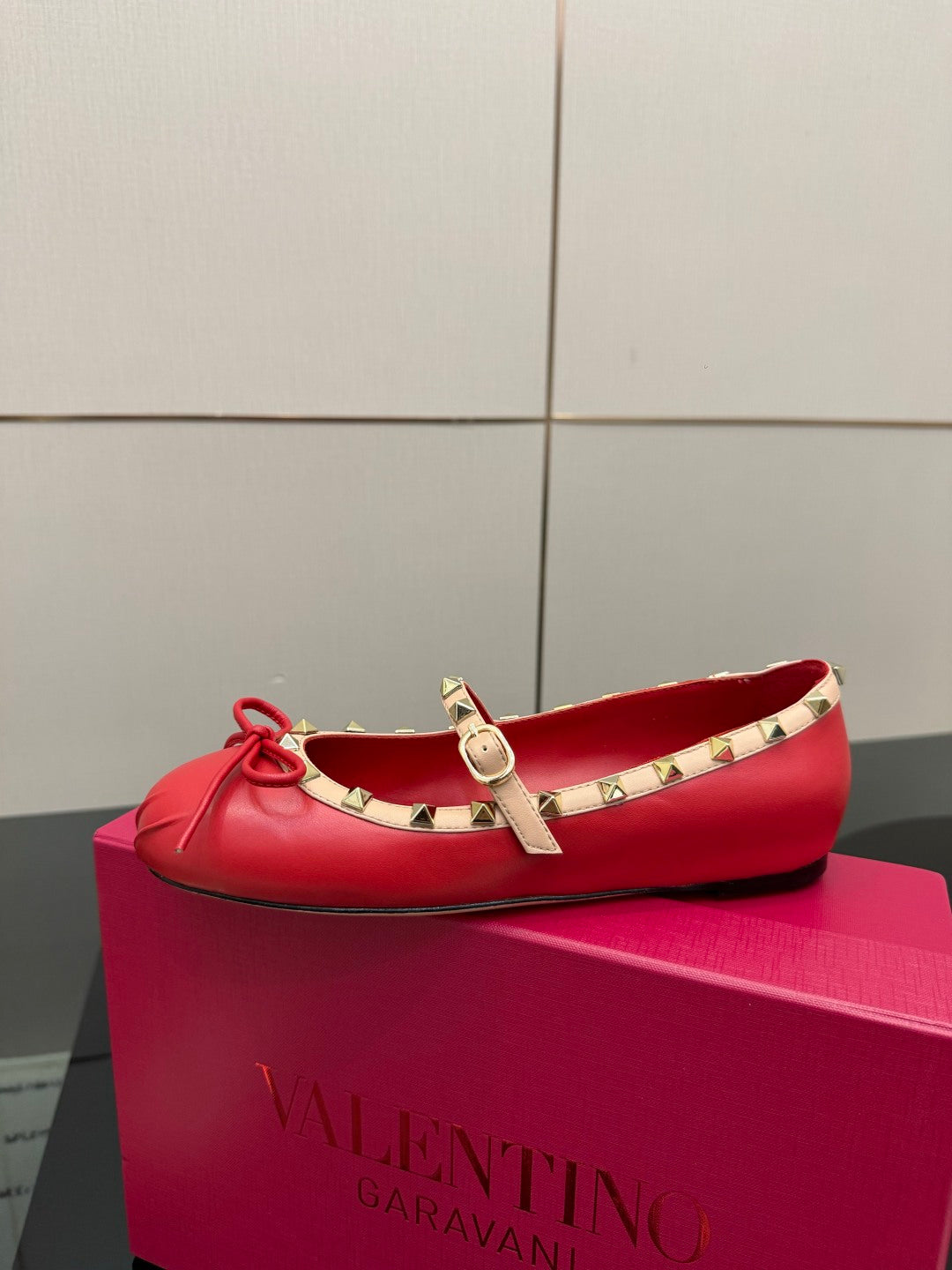 Valentino Classic Leather Sandals – Spring/Summer Collection