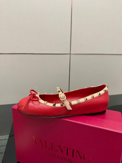 Valentino Classic Leather Sandals – Spring/Summer Collection