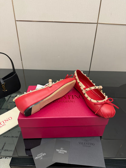 Valentino Classic Leather Sandals – Spring/Summer Collection
