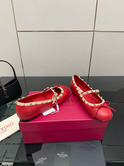 Valentino Classic Leather Sandals – Spring/Summer Collection
