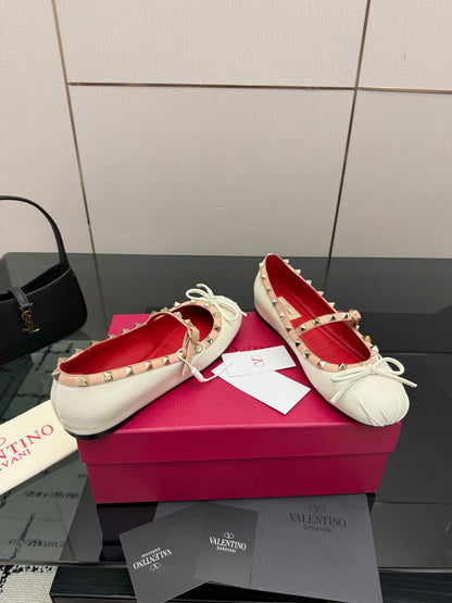 Valentino Classic Leather Sandals – Spring/Summer Collection