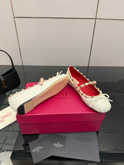 Valentino Classic Leather Sandals – Spring/Summer Collection