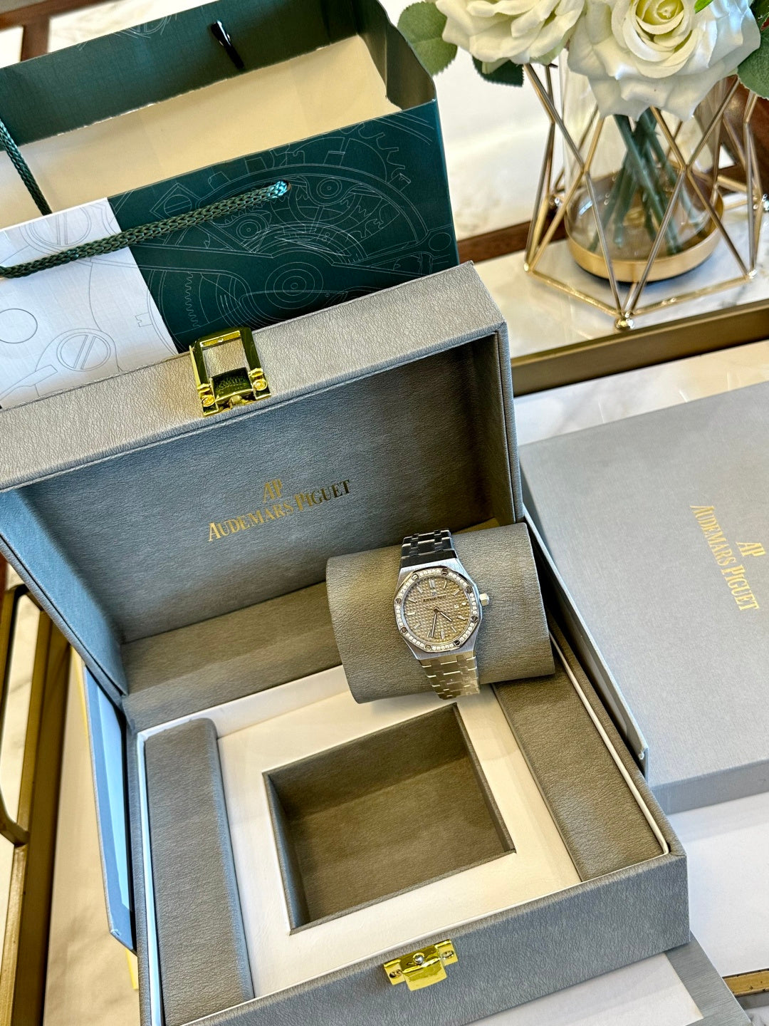 Audemars Piguet Royal Oak Automatic Mechanical Watch – 40mm