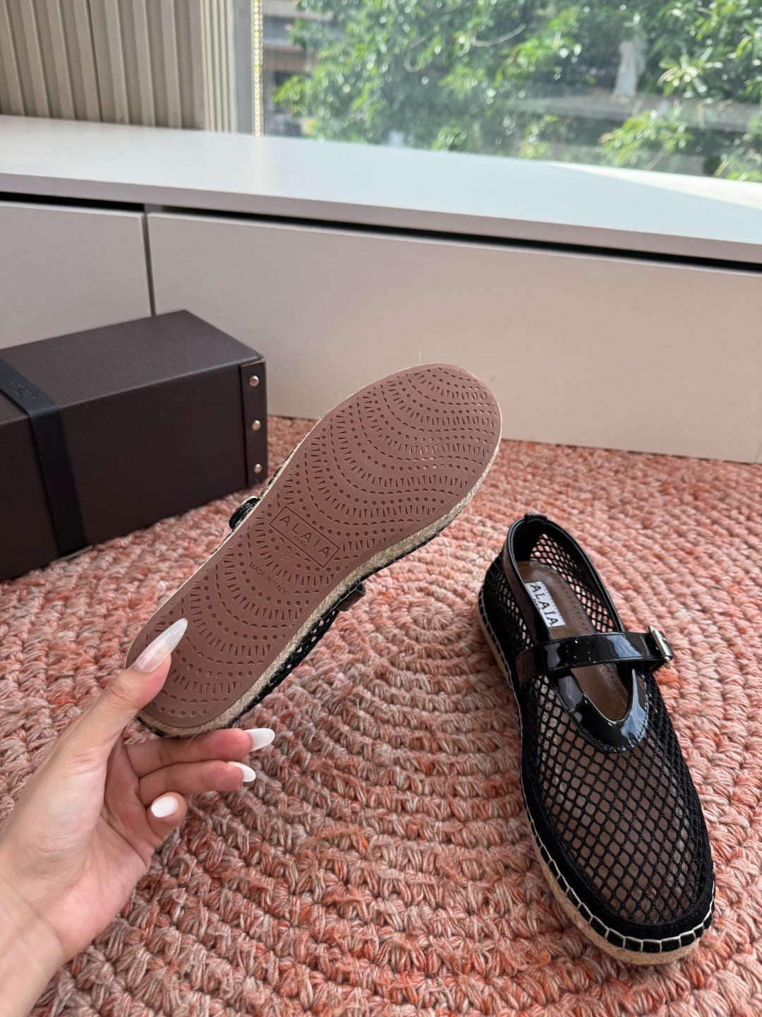 Alaïa Woven Fishnet Mules – 2026 Spring/Summer Collection