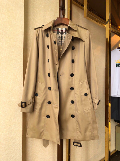 Burberry Sandringham Mid-Length Trench Coat
