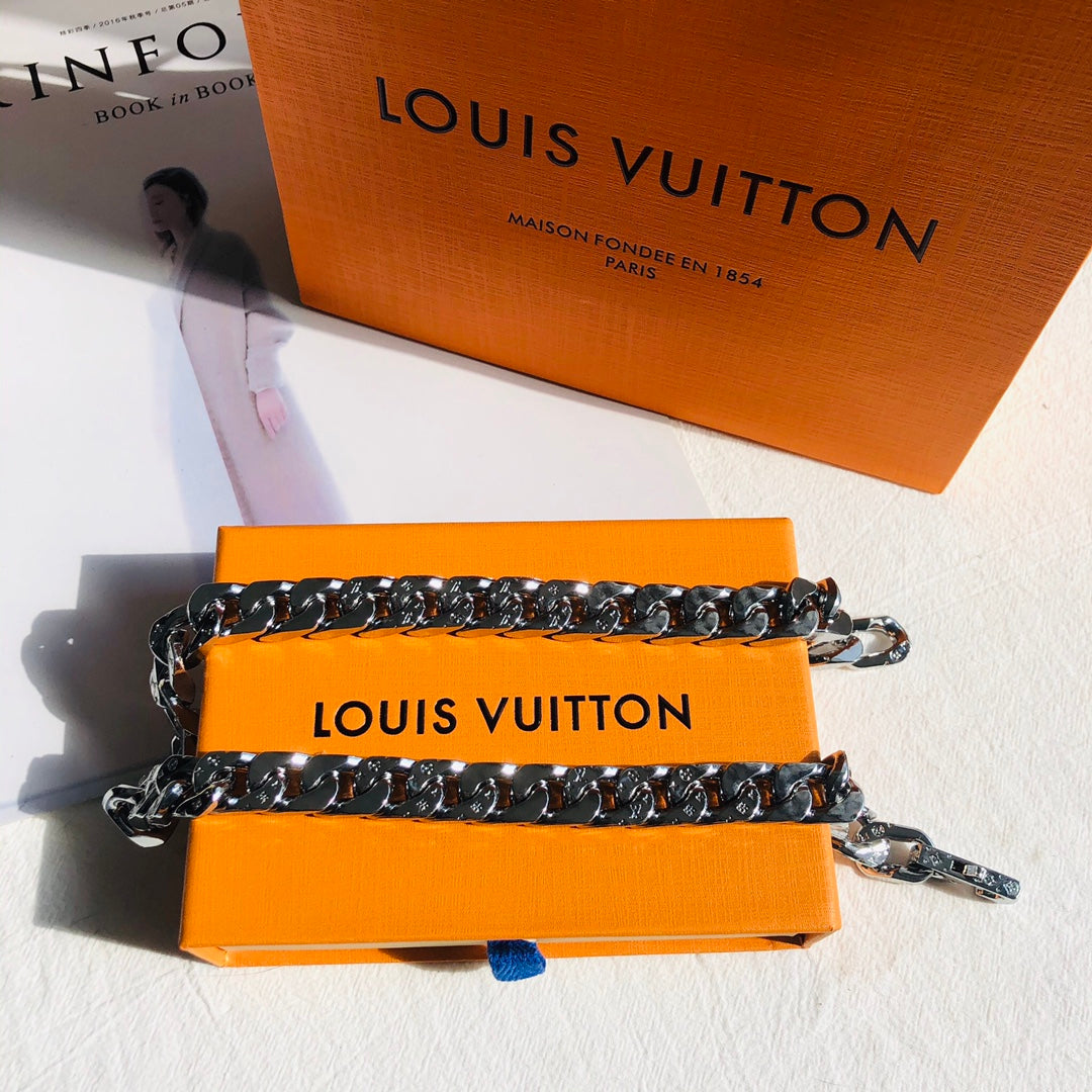 Louis Vuitton Chain Links Necklace