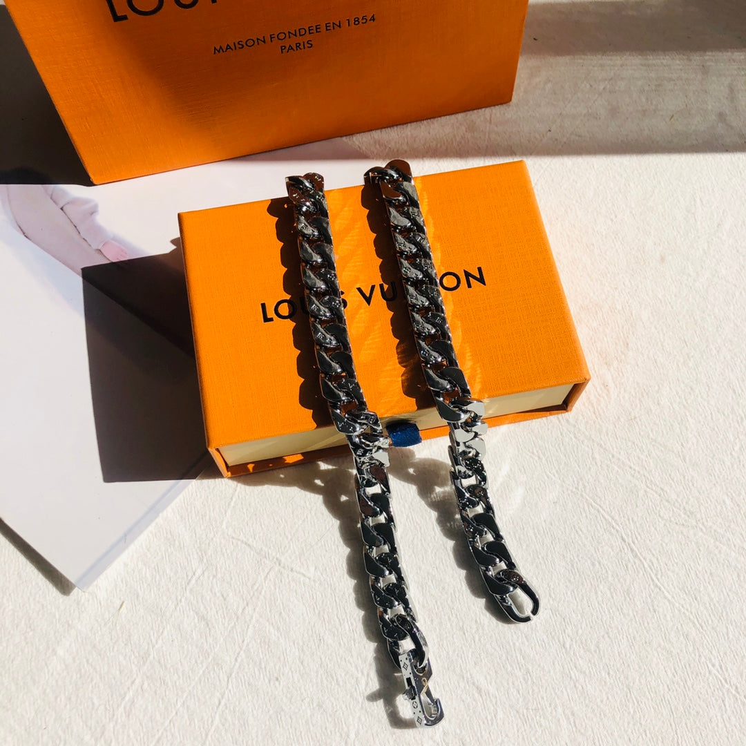 Louis Vuitton Chain Links Necklace