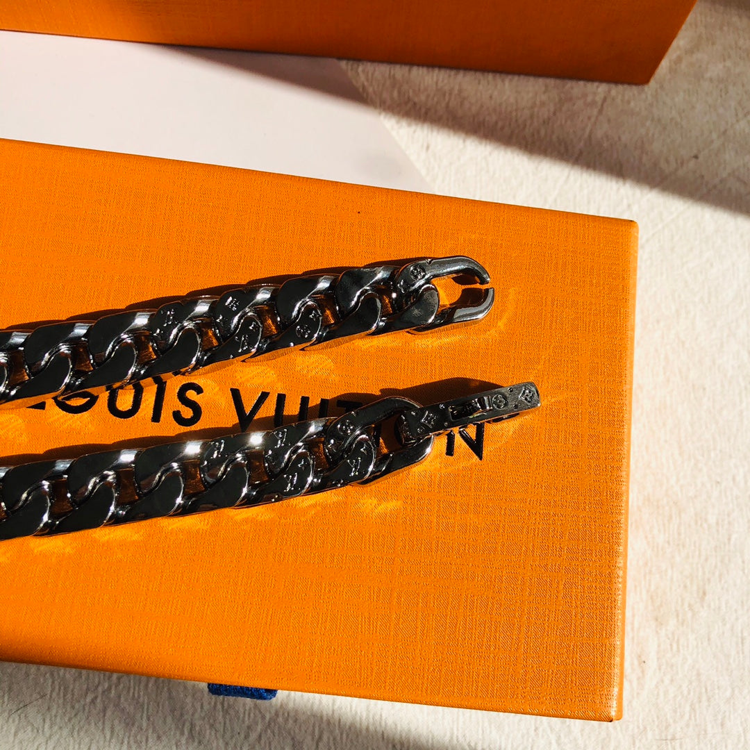 Louis Vuitton Chain Links Necklace